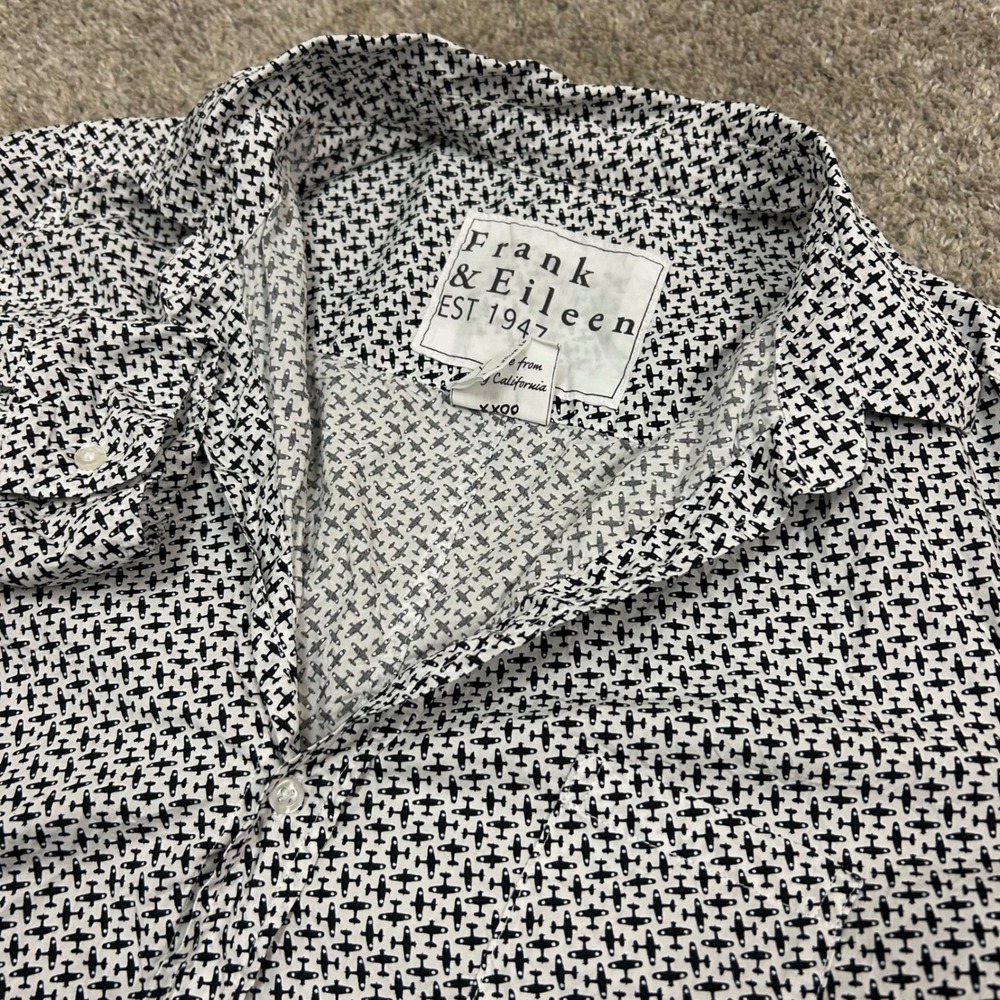 Frank & Eileen Black and White Button Down Shirt